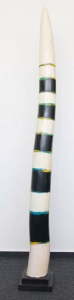„Spirit Pole”, 1997, Gebetsstab, Treibholz aus dem Mississippi, 190 cm 