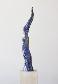 „Zöpfli“, 1996, Keramik, glasiert, mit Holzsockel 177 x 39,8 cm„Zöpfli“, 1996, Keramik, glasiert, mit Holzsockel 177 x 39,8 cm